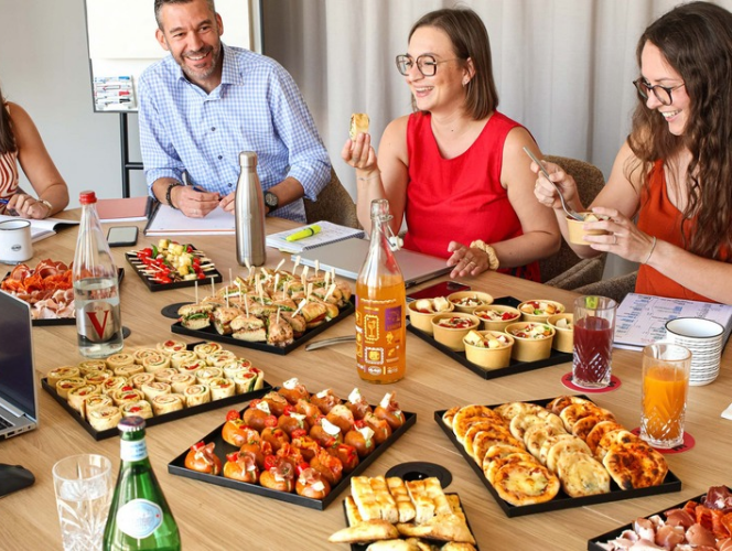 Un cocktail déjeunatoire prévu ? Pensez à Del Arte Traiteur