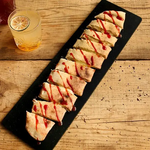 Calzone mozzarissimo - Sauce piquante Firelli ®