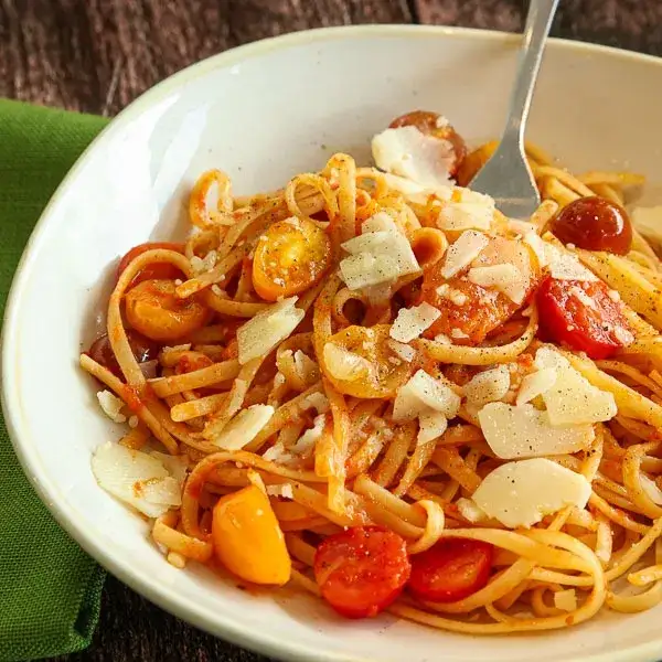 Linguine pomodoro